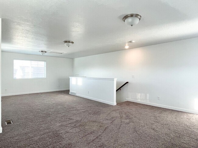 Building Photo - FIRST MONTH FREE!