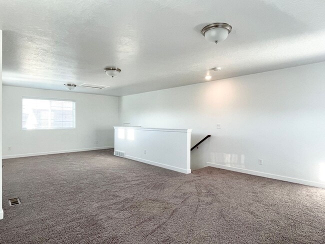 Building Photo - Spacious 2 Story at Holbrook Farms!
