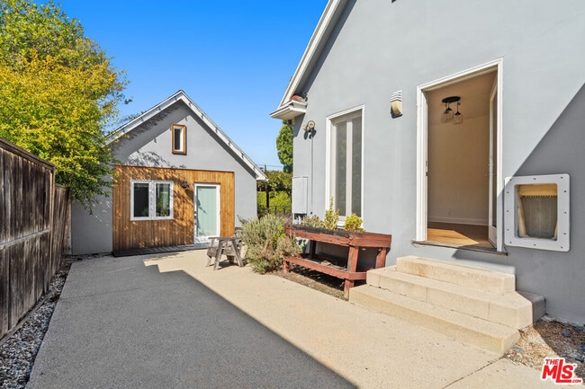 Building Photo - 949 S Muirfield Rd