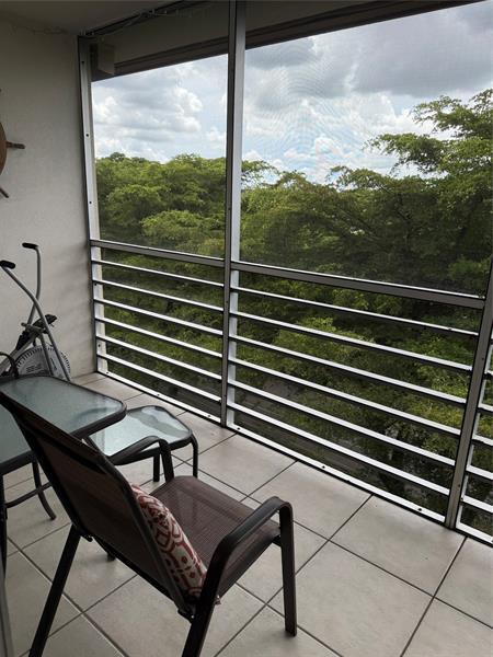 Building Photo - 1601 Abaco Dr