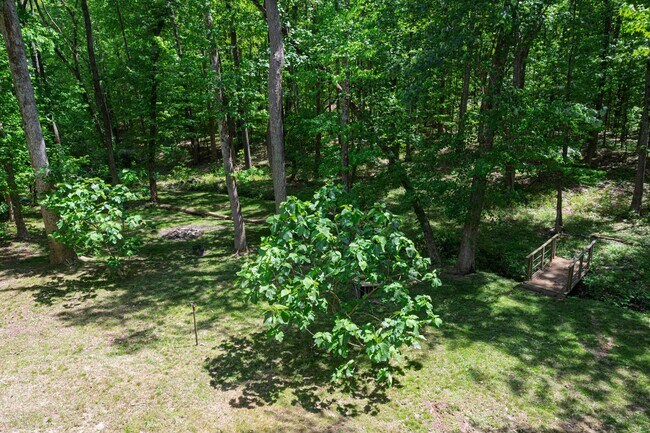 Building Photo - 4BR Home on 1 Acre with Finished Basement in Fayetteville