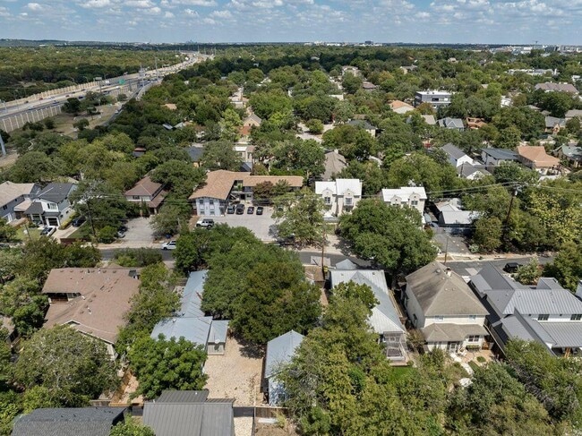 Building Photo - 1811 Waterston Ave