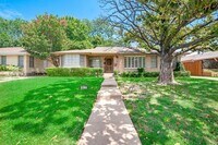 Building Photo - 6525 E Mockingbird Ln