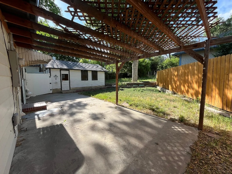 Building Photo - 910 2nd Ave