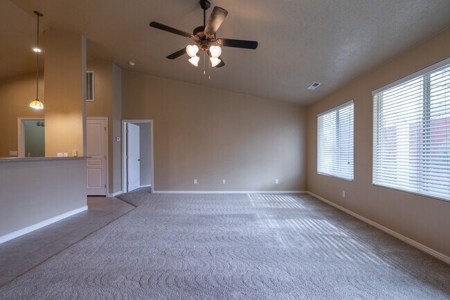 Building Photo - Dog Friendly 3 Bedroom Home In Painted Desert