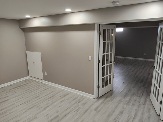 Building Photo - Beautifully maintained 4-bedroom, 2.5-bath over 2,200 sqft with a 2 car garage!