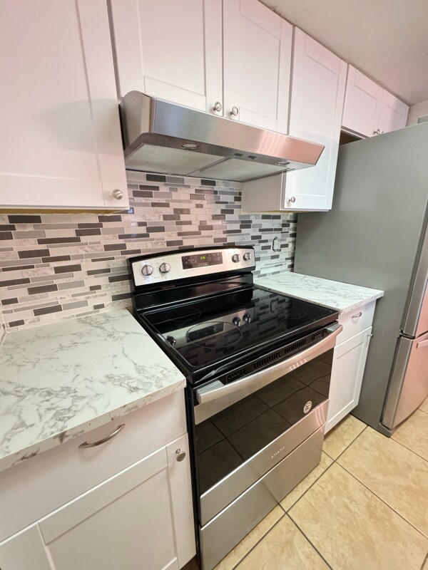 Building Photo - 10230 W Catalina Dr