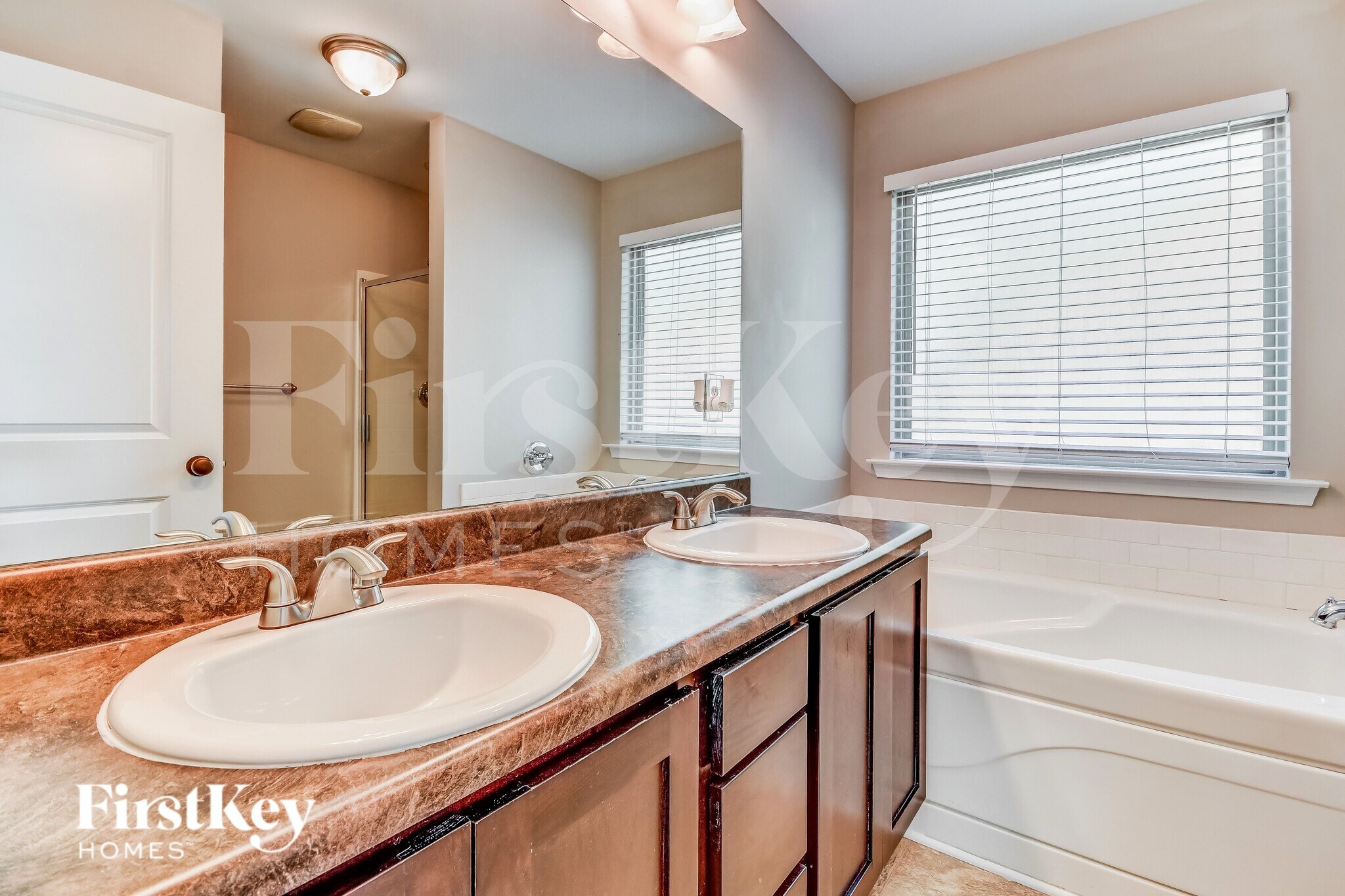 Building Photo - 1114 Emerald Ridge Dr