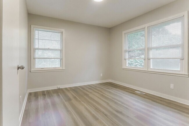 Building Photo - Modern 3BR Home on Quiet End Lot – Fully Updated!