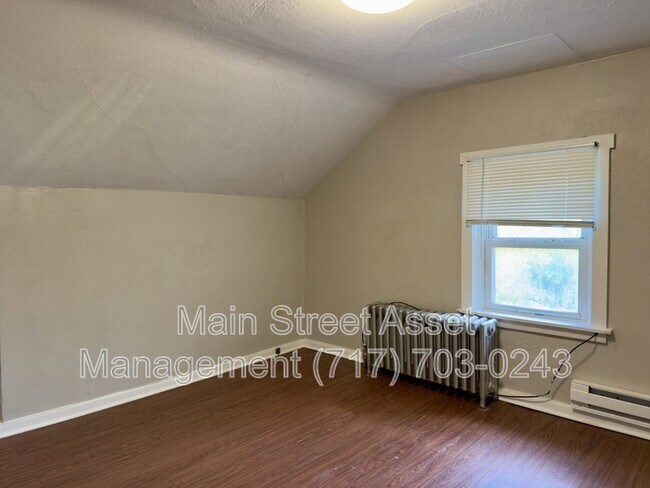 Building Photo - 2108 Walnut St