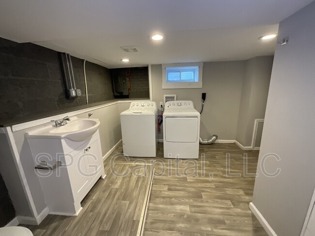 Building Photo - 32 Penn St