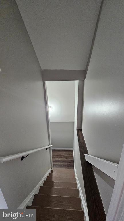Building Photo - 1531 Argyle Ave