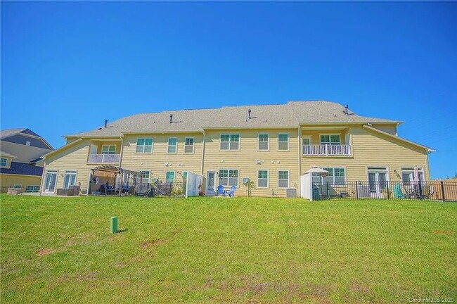 Building Photo - 4190 La Crema Dr