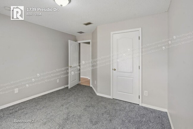 Building Photo - 1739 Presidio Dr