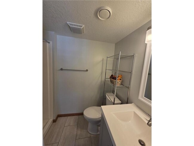 Building Photo - 15842 Frisian Ln