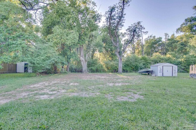 Building Photo - 8111 Stonebrook Dr