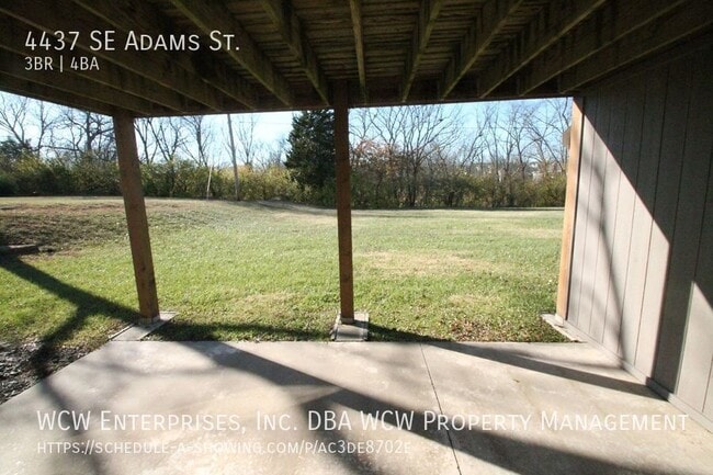 Building Photo - 4437 SE Adams St