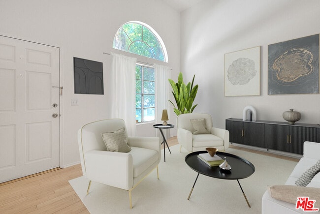 Building Photo - 8741 Darby Ave