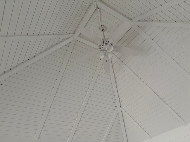 Building Photo - 5904 Cedar Cir