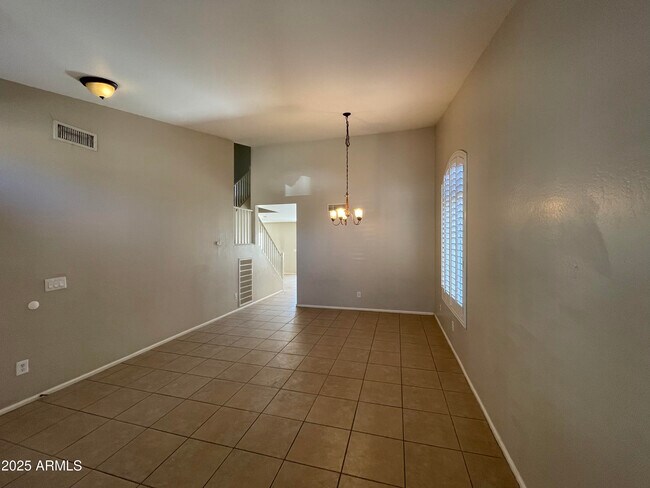 Building Photo - 1605 E Melanie St