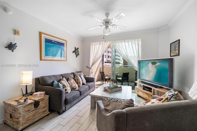 Building Photo - 9172 Collins Ave