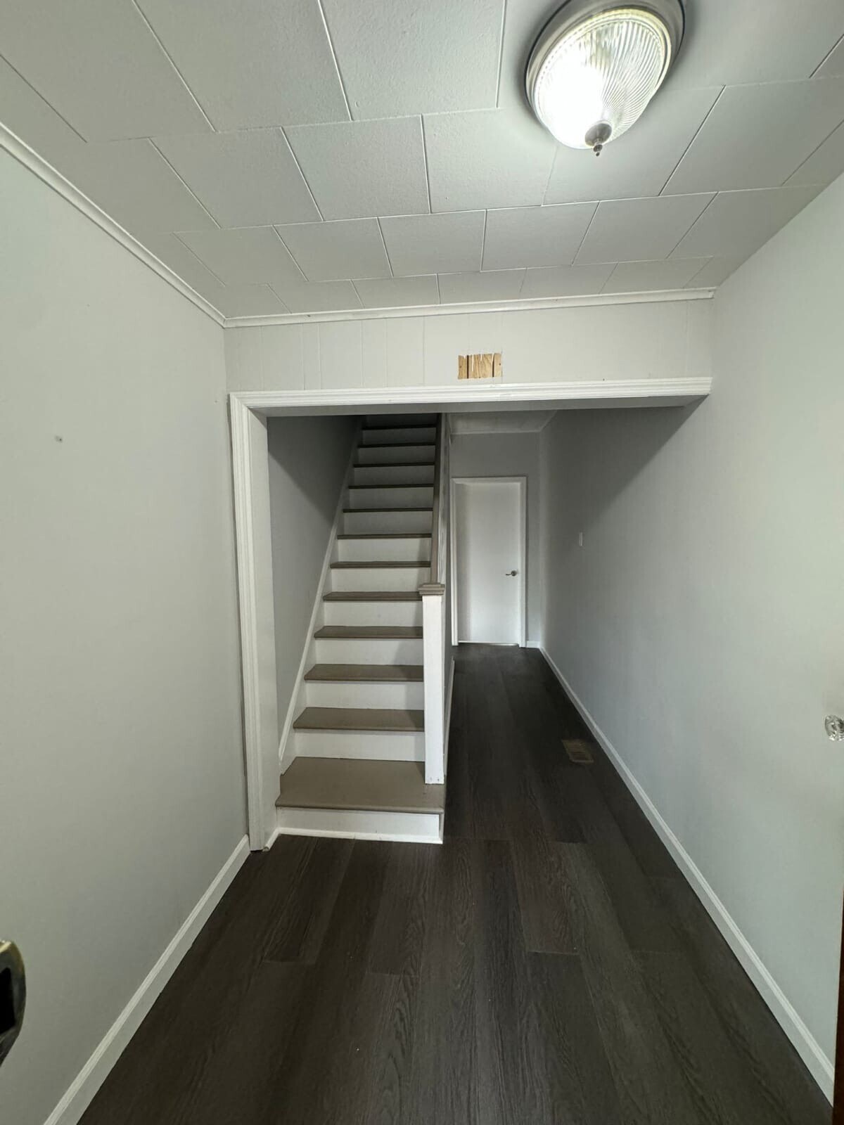 Lobby/2nd floor stairs - 302 Wallington Ave