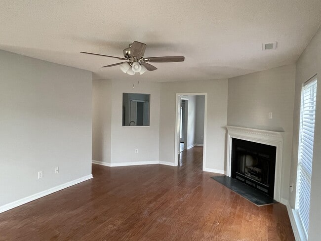Building Photo - 2704 N Holmes Ct
