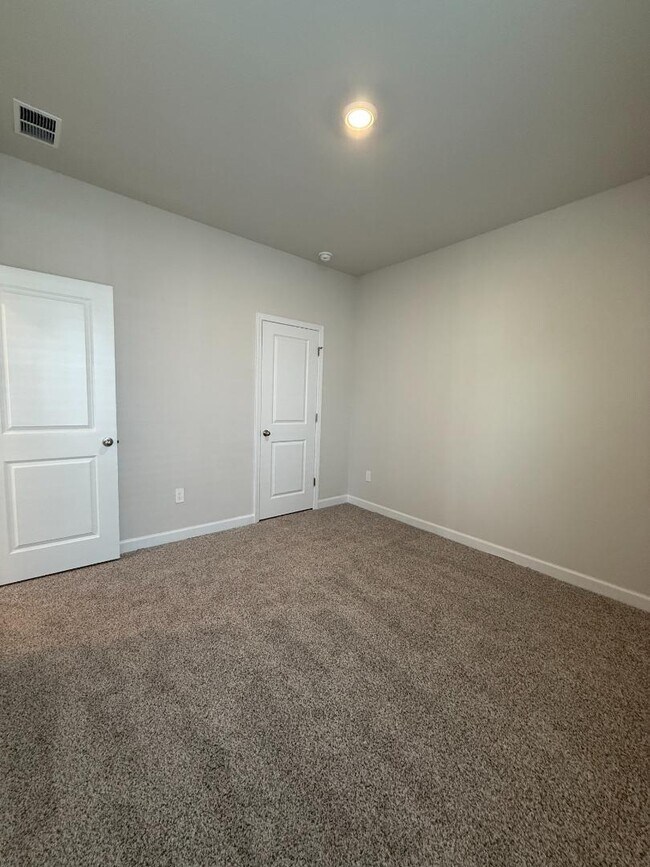 Building Photo - 4819 Hopespring St