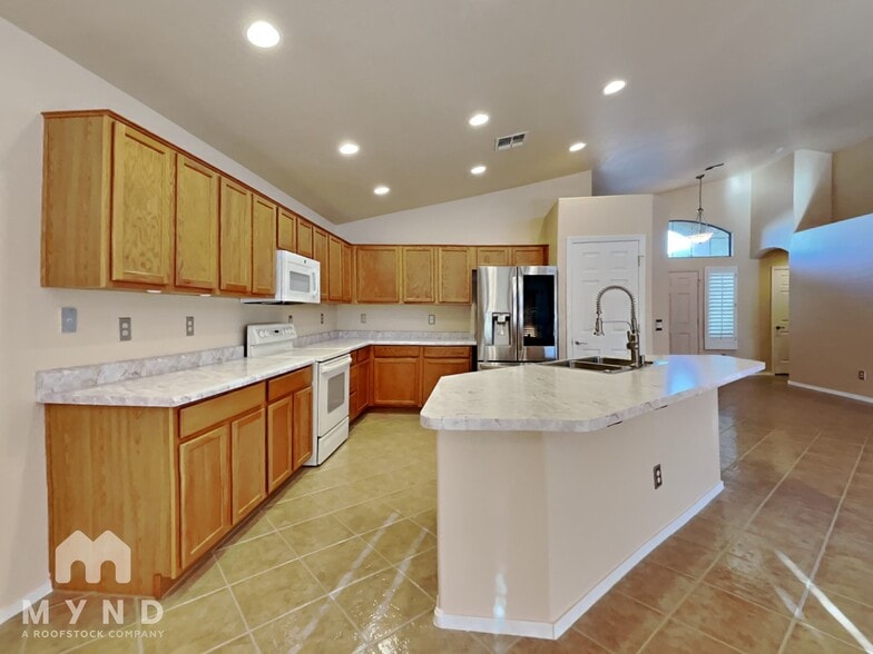 Building Photo - 12813 W Aster Dr