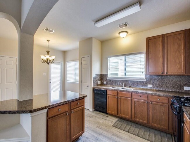 Building Photo - 4067 Mossy Pl Ln