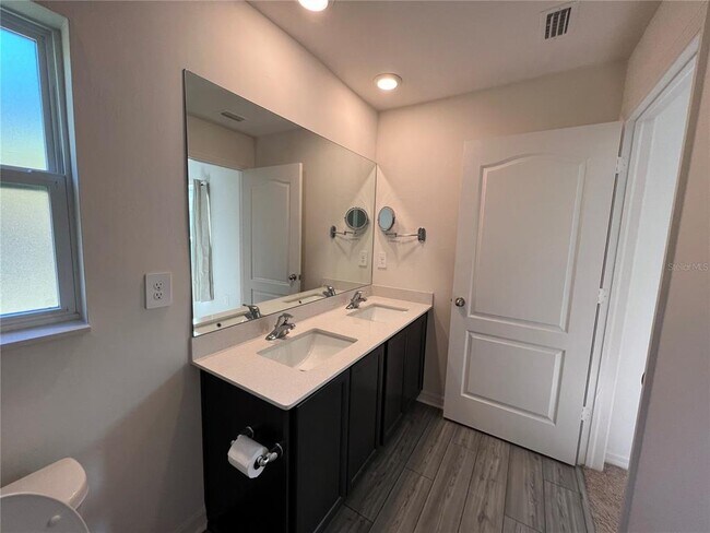 Building Photo - 3936 Basket St