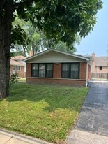 Building Photo - 240 Glenview Rd