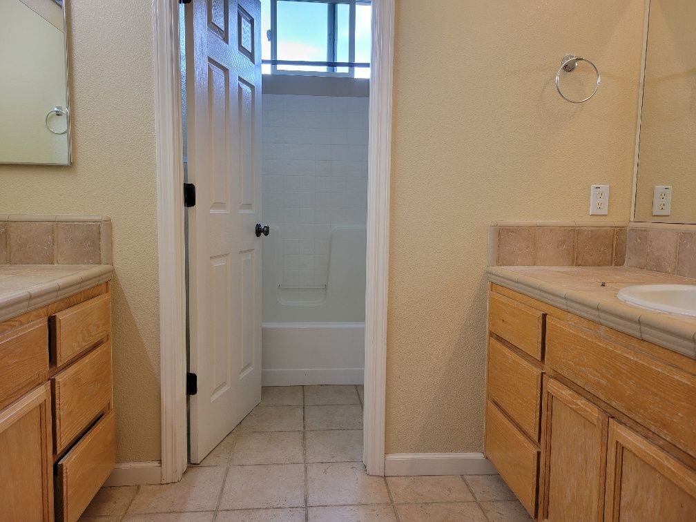 Building Photo - 1663 Eucalyptus Ct