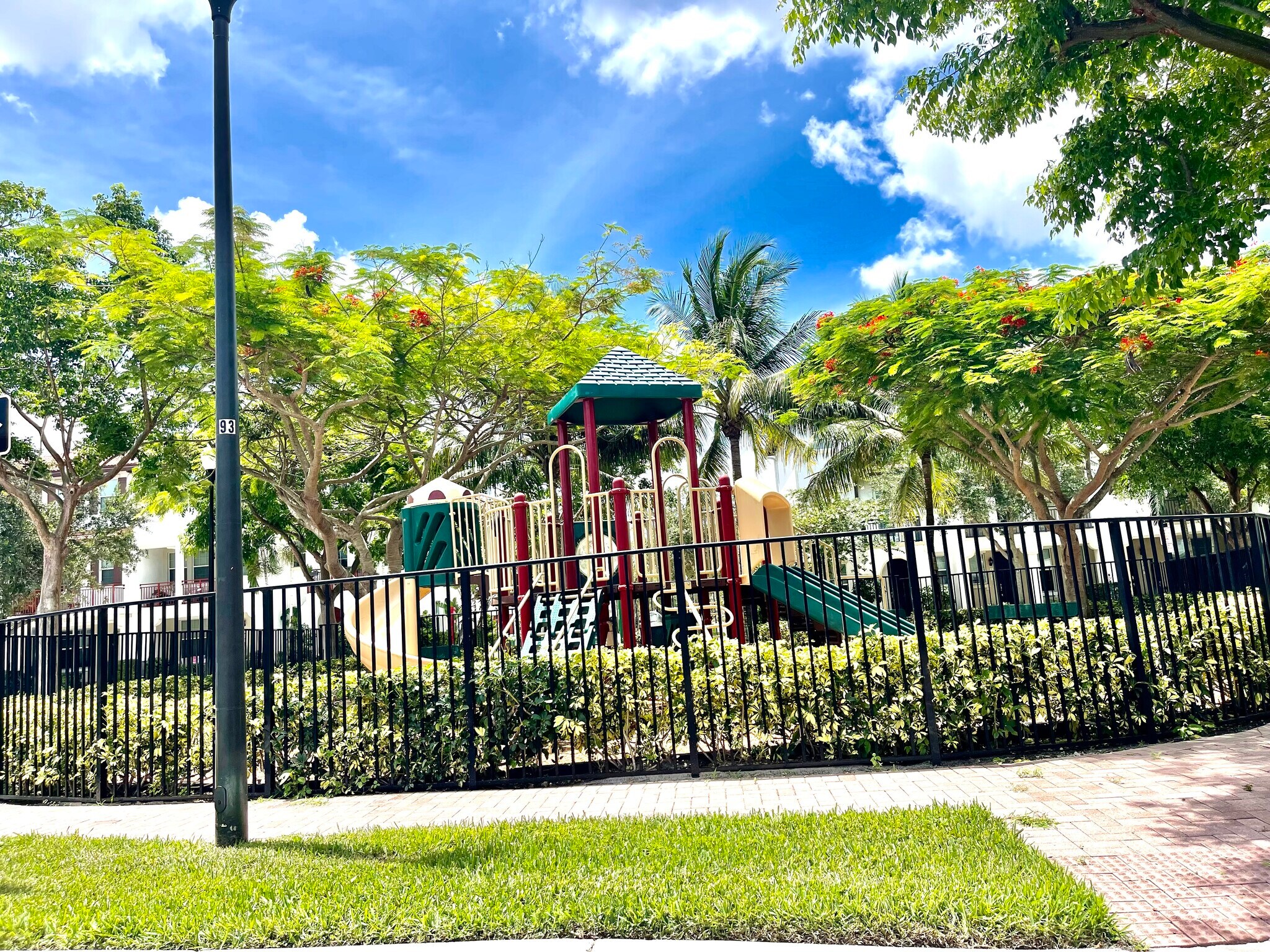 Building Photo - 2833 SW 119th Way
