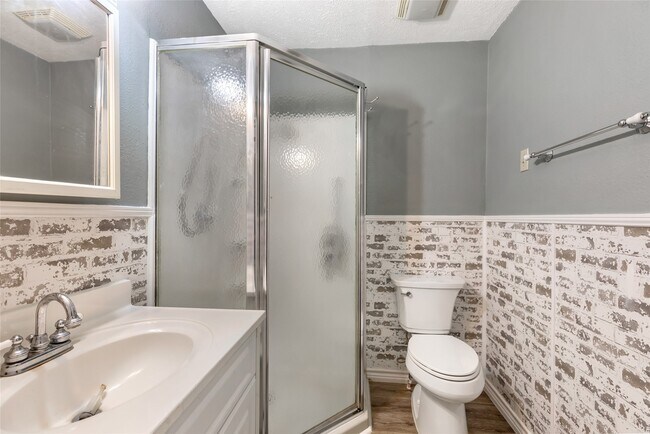 Building Photo - 156 County Rd 3251W