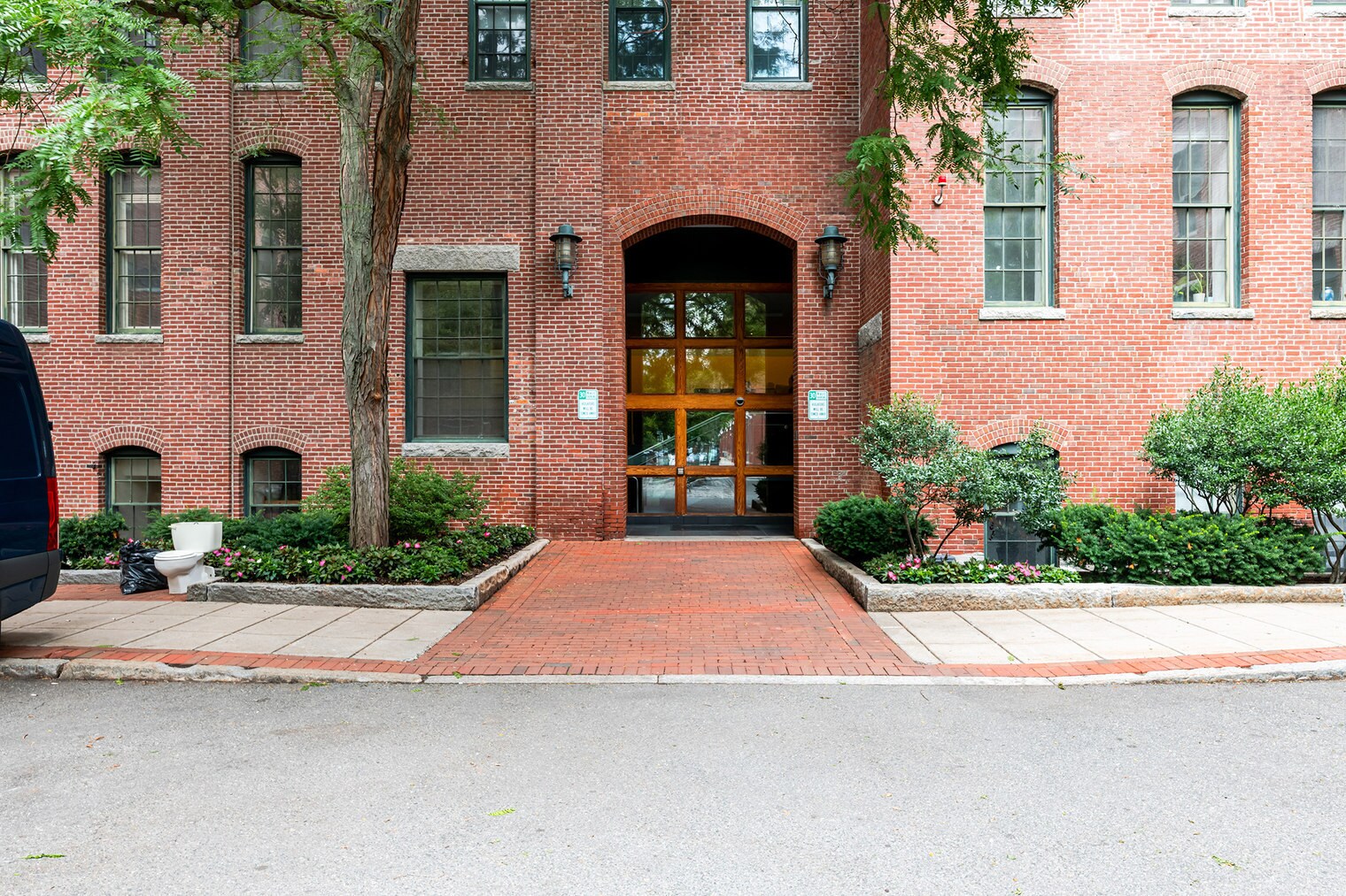 Building Photo - 129 Franklin St
