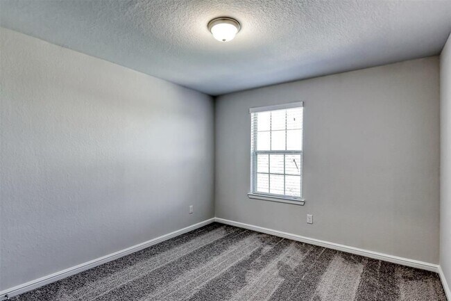 Building Photo - 85 Fermata Ln