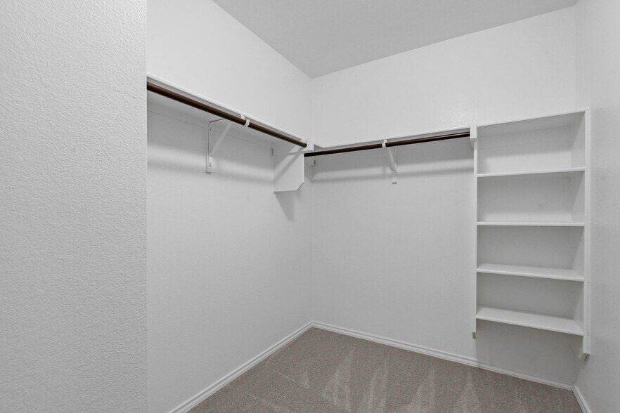 Building Photo - 4433 Benham Dr