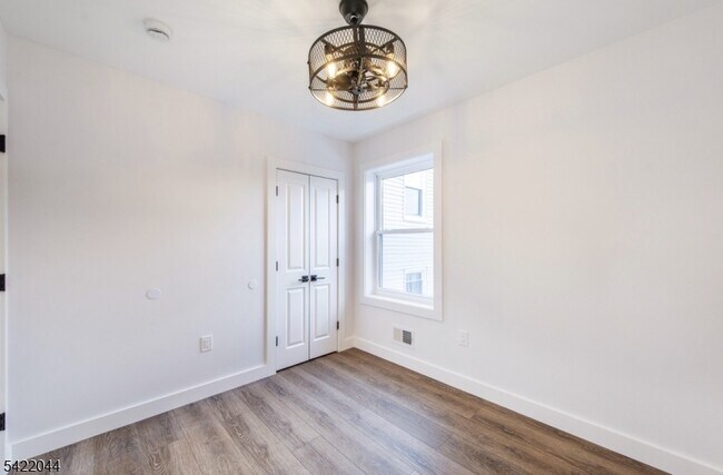 Building Photo - 227 21st St