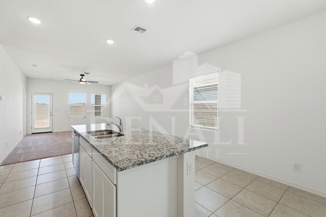 Building Photo - 10941 N 165th Ave