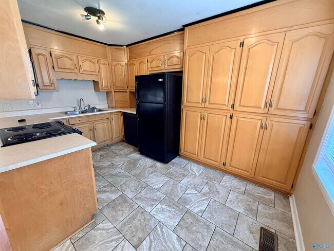 Building Photo - 105 Oakwood Meadows Dr