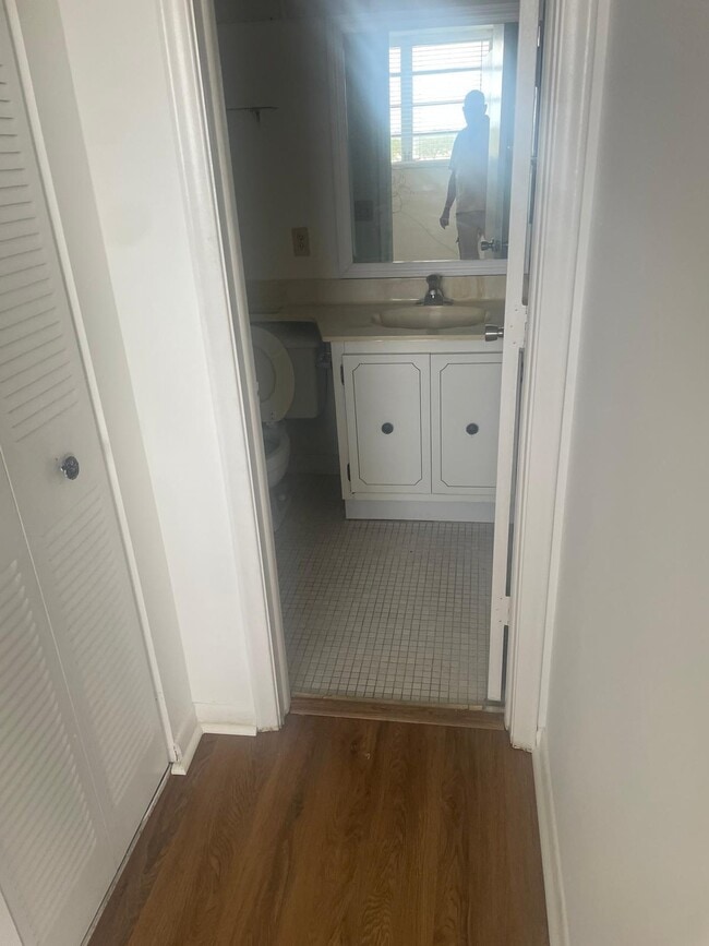 Building Photo - 2571 Aragon Blvd