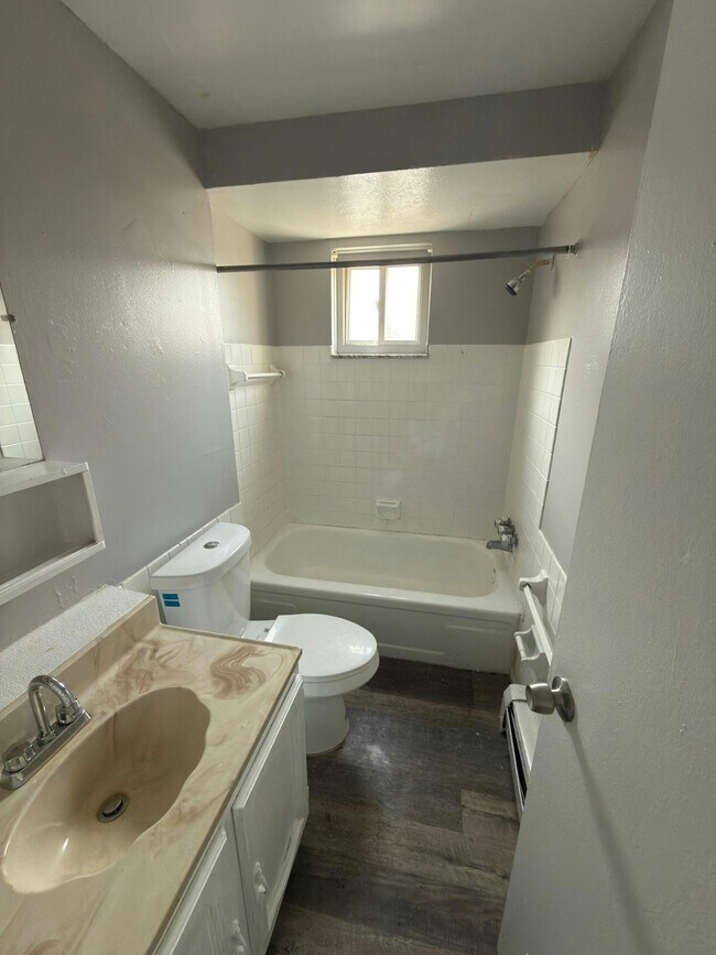 Building Photo - 14835 Euclid Ave