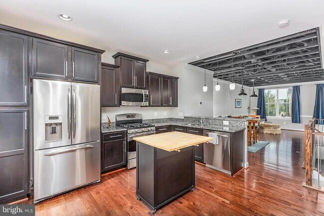 Building Photo - 803 Woodstream Blvd