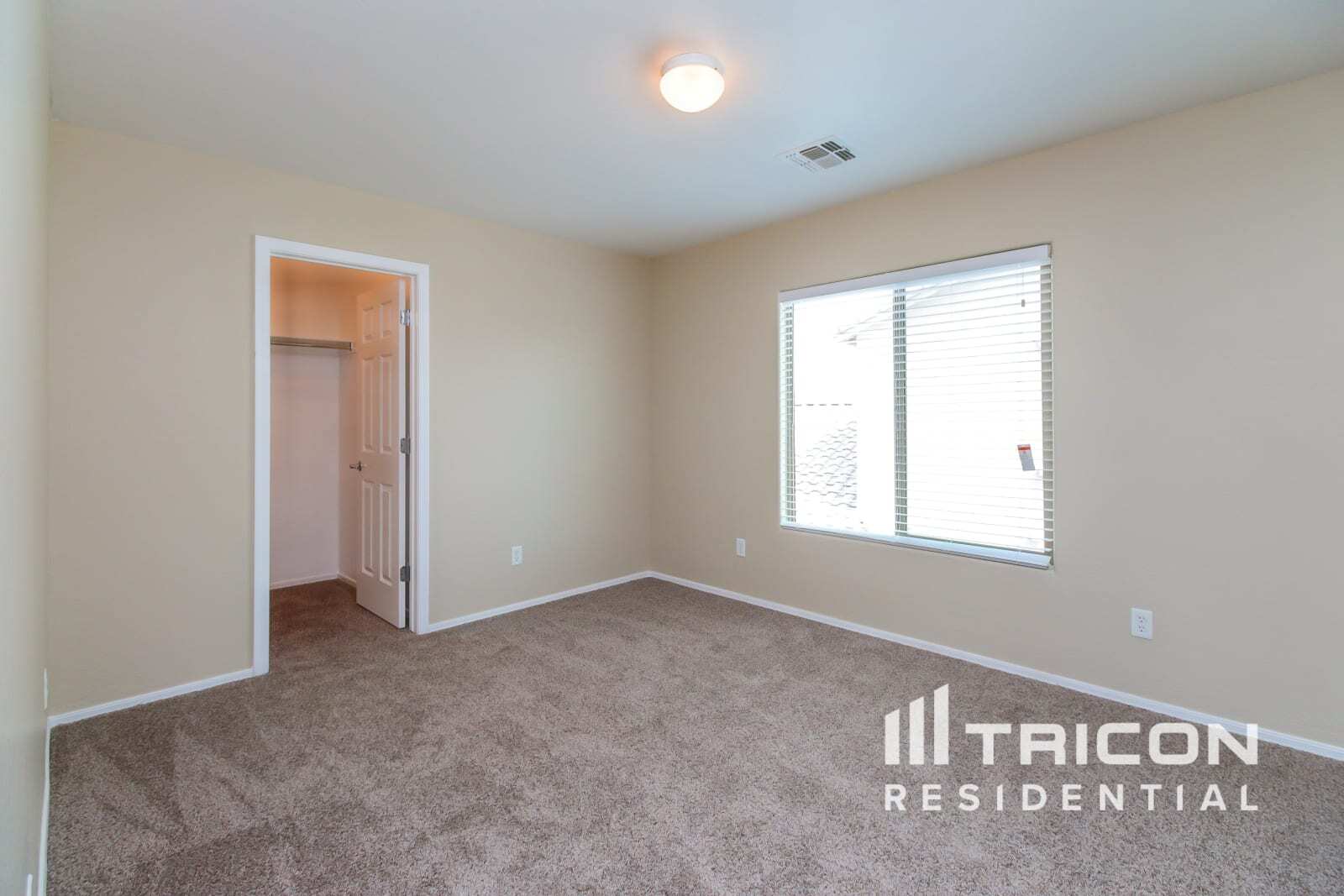 Building Photo - 43009 W Kristal Ln