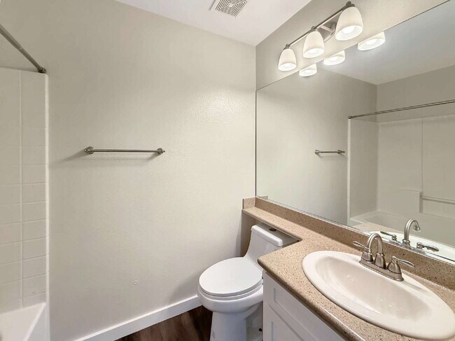 Building Photo - Beautifully Updated End-Unit Townhome in Valencia's Montana Community — No Rear Neighbors!
