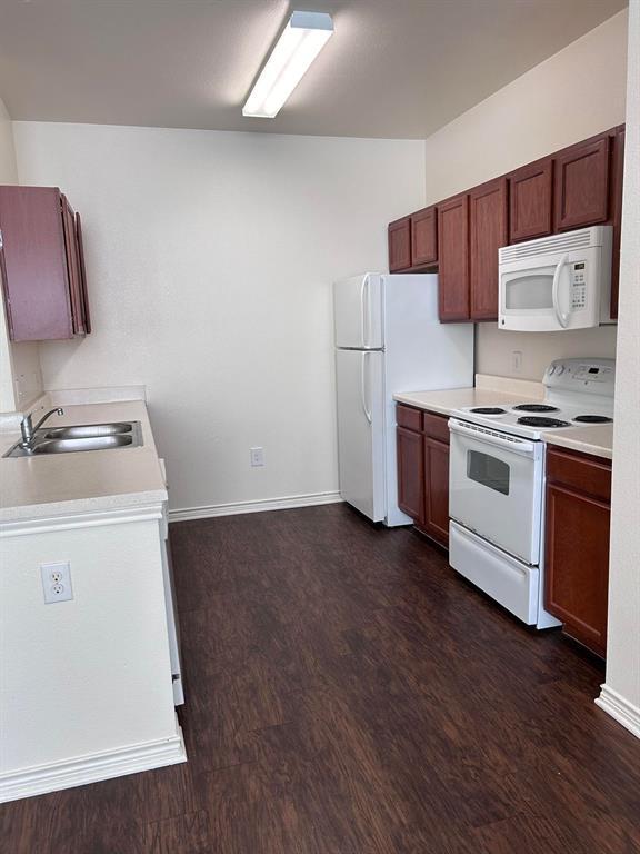 Building Photo - 703 N San Marcos