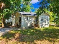 Building Photo - Charming 2 Bedroom Home With Sunroom And Storage