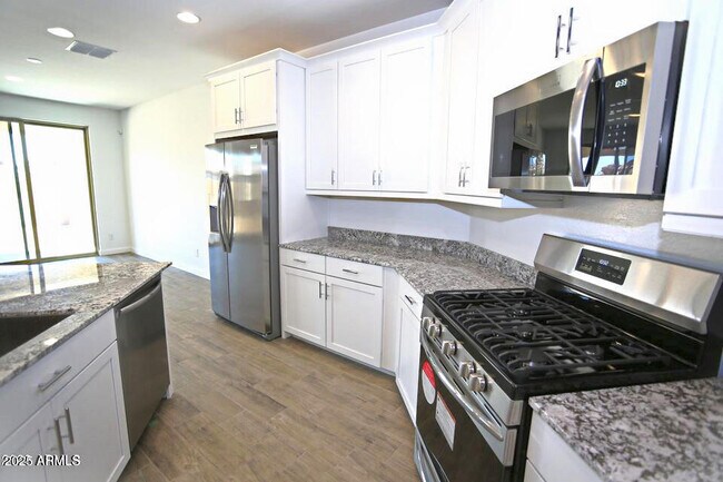 Building Photo - 2558 W Pecan Rd