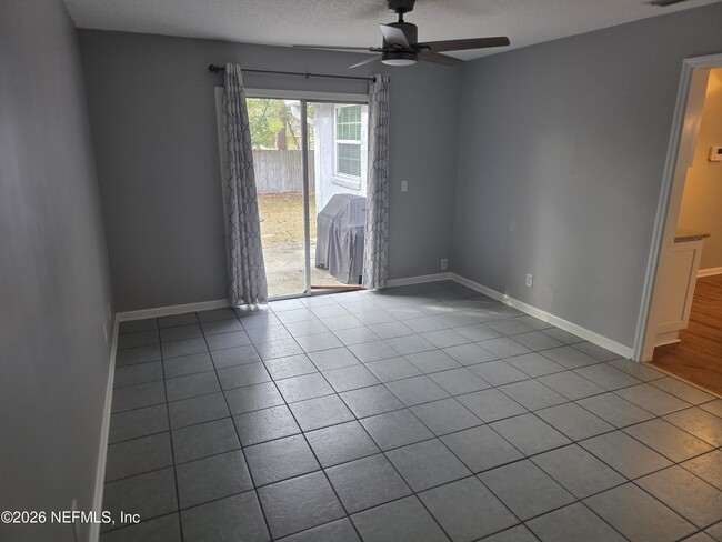 Building Photo - 8913 Erin Ct